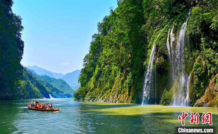 圖為武隆芙蓉江景區(qū)?！⊥蹩〗?攝