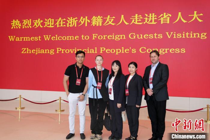 讓中國(guó)民主可觀可感外籍人士體驗(yàn)全過(guò)程人民民主