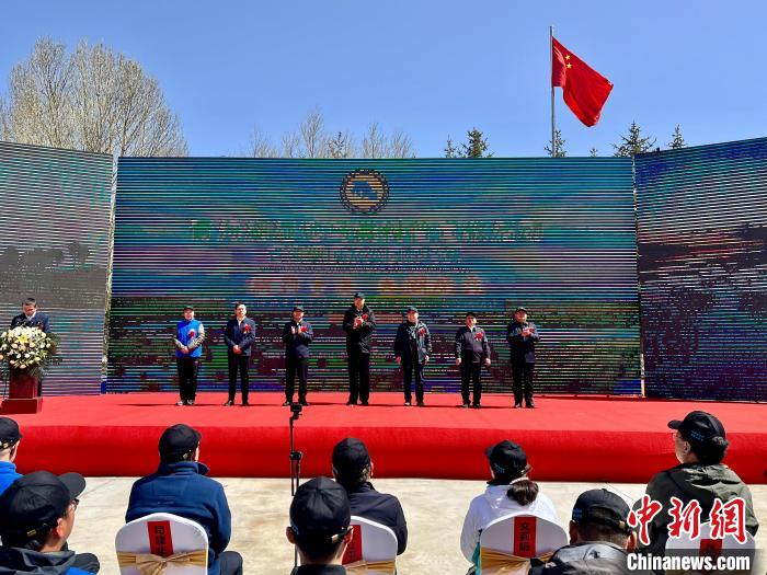 19省區(qū)15支觀鳥隊伍齊聚青海湖展示生態(tài)保護(hù)成效