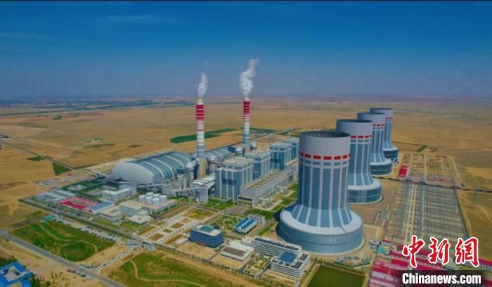 圖為4臺(tái)百萬千瓦超超臨界間接空冷火電機(jī)組?！≡墓﹫D