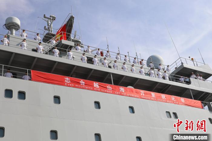 圖為戚繼光艦抵達(dá)越南進(jìn)行友好訪問?！O一 攝