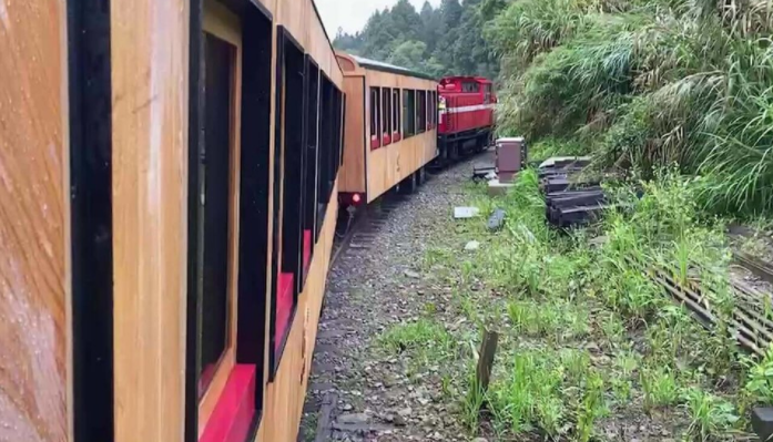 阿里山鐵路火車試運營出軌