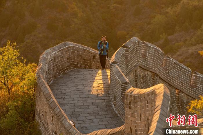 “長城老郭”正在直播中。(資料圖) 郭中興供圖