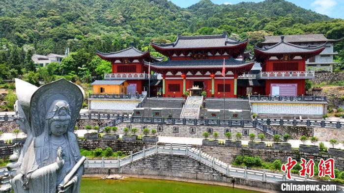 圖為金貝寺。　余汕康 攝