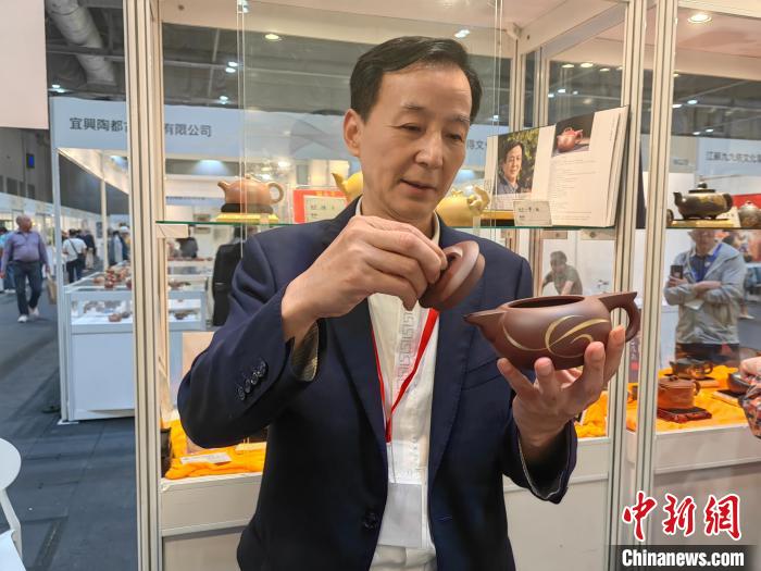 以壺為媒，促進(jìn)香港內(nèi)地交流——專訪中國紫砂文化研究會會長周汝平