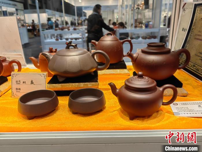 圖為周汝平紫砂作品?！⒋鬅?攝