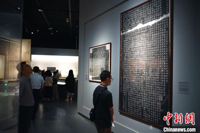 展覽現(xiàn)場?！“苍?攝