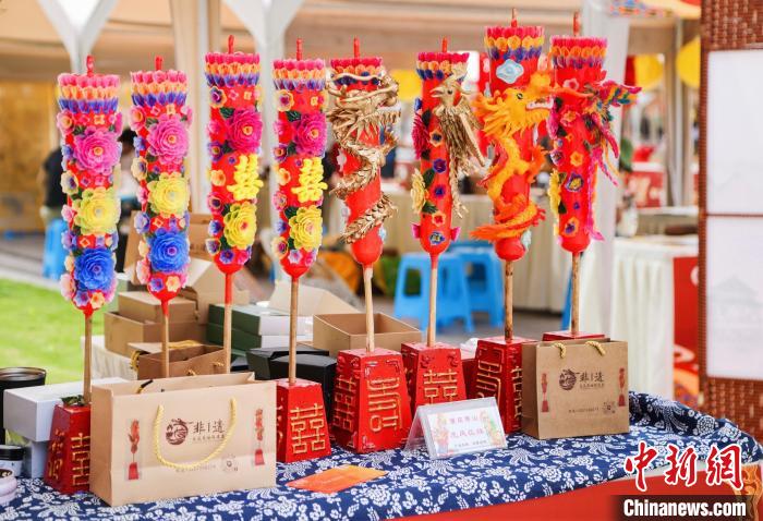 圖為重慶非遺——秀山龍鳳花燭?！≈貞c市文旅委供圖