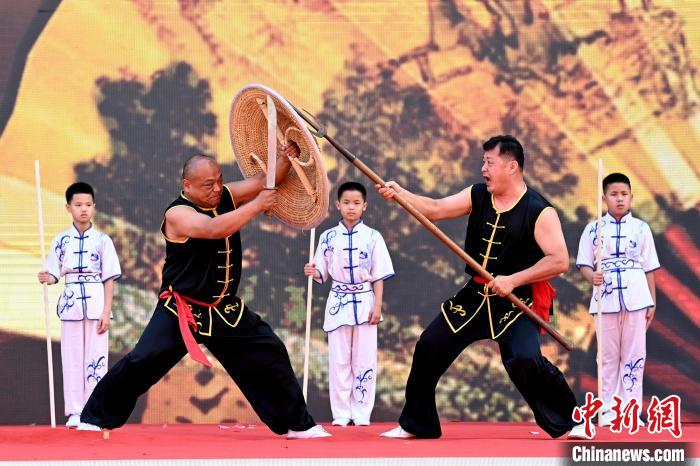 武術(shù)非遺表演?！埥鸫?攝