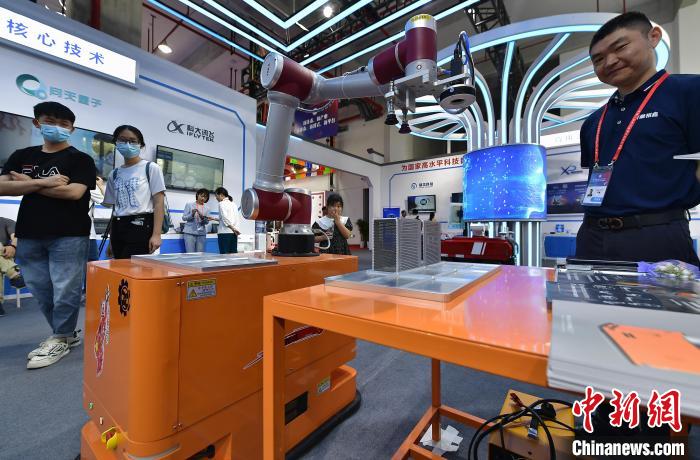 第二十一屆中國·海峽創(chuàng)新項(xiàng)目成果交易會(huì)開幕各種科技項(xiàng)目成果集中展示