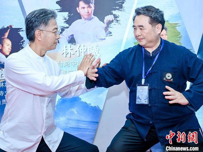 （聚焦海峽論壇）200多名臺(tái)胞跨海結(jié)武緣