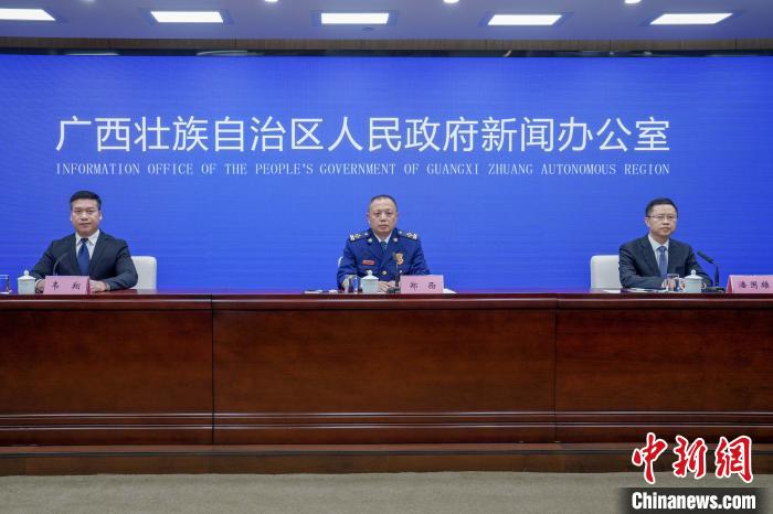 圖為發(fā)布會現場?！⊥跻哉?攝