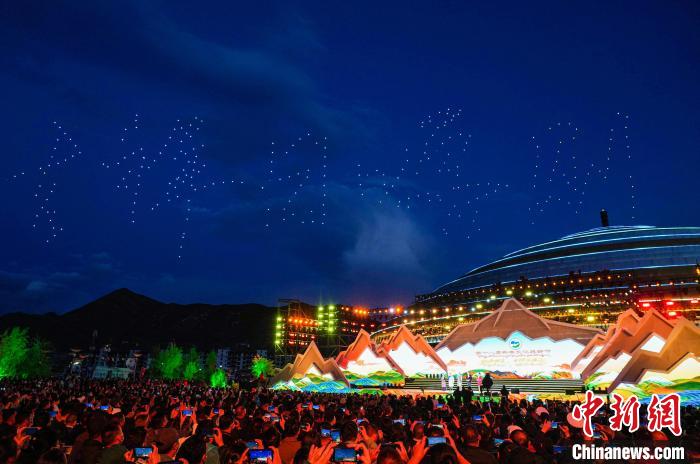 圖為開幕式現(xiàn)場?！⊥踅?攝