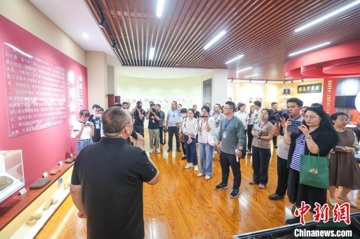 百名記者走進絳州古城：游古城、賞非遺、品美食