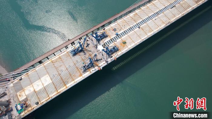 合龍后的大橋?！「鹬迚螜C電公司供圖