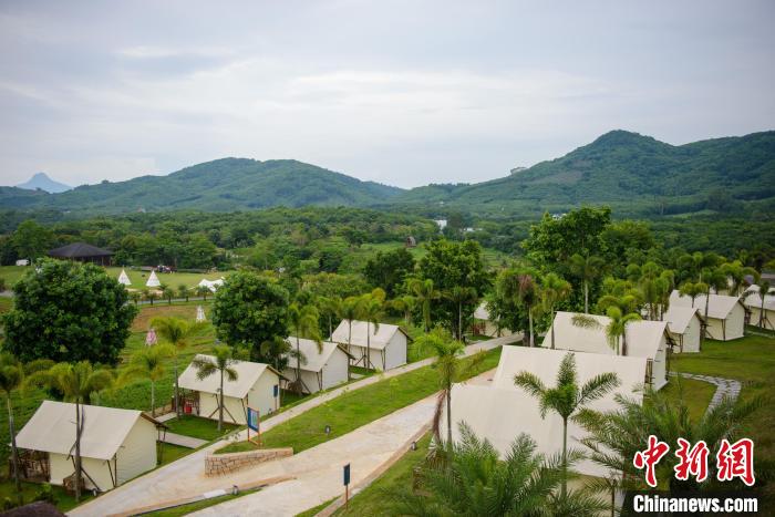 儋州市南豐鎮(zhèn)的嘉禾共享農(nóng)莊?！×栝?攝