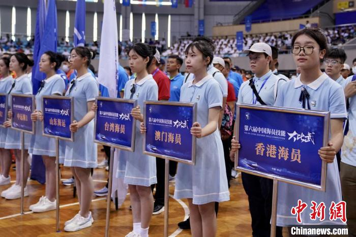 香港、澳門、臺灣工會組織的代表隊參賽?！″X晨菲 攝