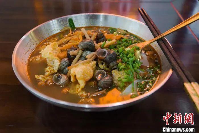資料圖：配料眾多，令人垂涎欲滴的螺螄粉。