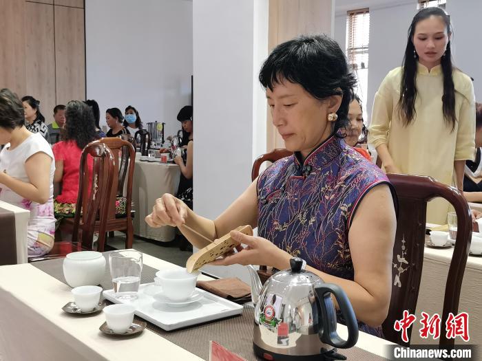 兩岸婚姻家庭云南行：“現在正是來大陸創(chuàng)業(yè)好時機”