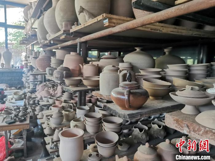 圖為馬士常的工作室一角?！⊙Τ切麄鞑?供圖