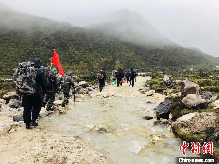西藏山南移民警察：愿做德瑪隆的一棵樹