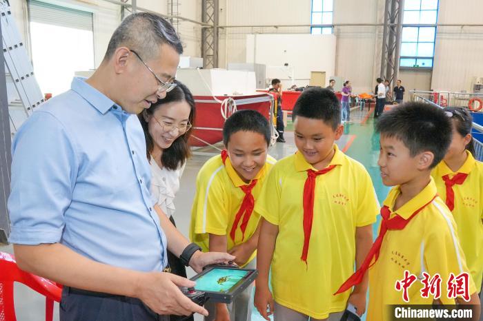 聚焦中國航海日：大連海事大學(xué)舉辦航?？破栈顒? style=