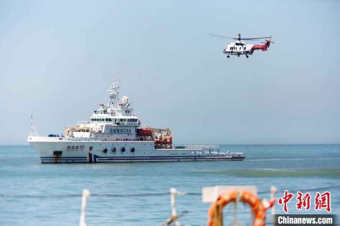 海陸空聯(lián)合，汕頭舉辦首次海上風(fēng)電綜合應(yīng)急演練。　汕頭海事局 供圖