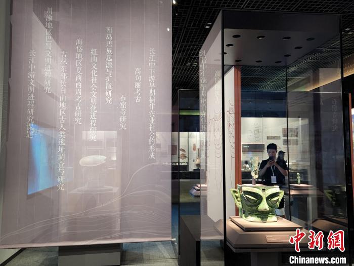 記者探訪展覽現(xiàn)場(chǎng)?！≮w曉 攝