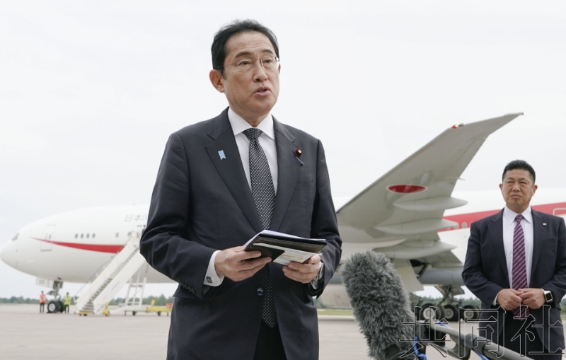 7月12日，日本首相岸田文雄在訪問地立陶宛接受媒體采訪。（圖源：日本共同社）