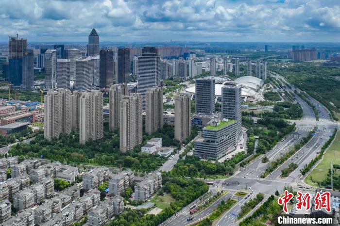 崇川區(qū)區(qū)位優(yōu)越、交通便捷?！°蟛?攝