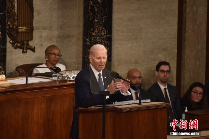 當(dāng)?shù)貢r(shí)間2月7日晚，美國(guó)總統(tǒng)拜登在國(guó)會(huì)發(fā)表其任內(nèi)第二次國(guó)情咨文演講。圖/<a target='_blank' href='/'>中新社</a>記者 沙晗汀