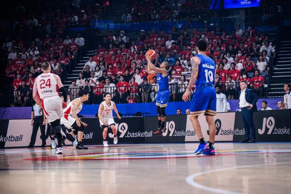 日本隊(duì)盡管也未能晉級本屆世界杯16強(qiáng)，但他們是亞洲球隊(duì)在小組賽中唯一取得過一場勝利的球隊(duì)。帶著這個(gè)非常有利的因素進(jìn)入到排位賽，日本隊(duì)只要再贏下一場比賽，就基本確保一張巴黎奧運(yùn)會(huì)的門票。