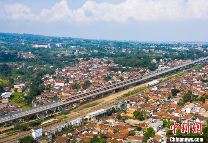 5月22日，正在聯(lián)調(diào)聯(lián)試中的雅萬高鐵?！?中國鐵路國際有限公司供圖)