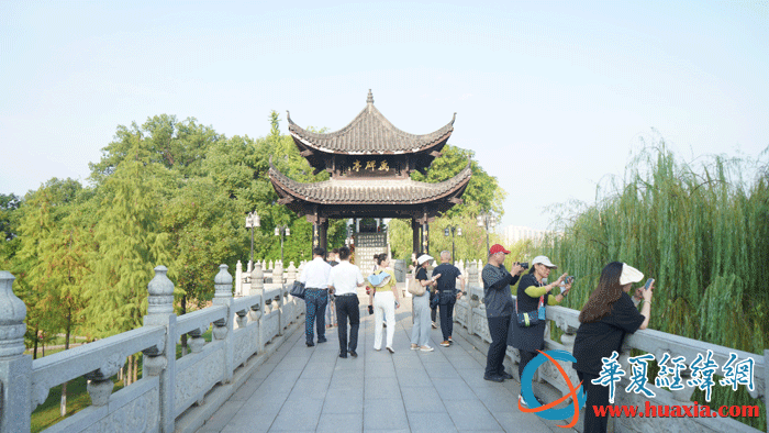 兩岸媒體人參訪石鼓書(shū)院。（攝影：虞鷹）