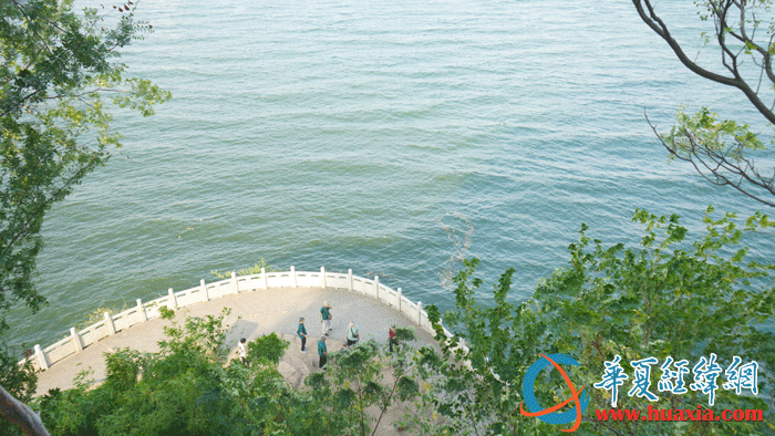 從合江亭上俯瞰湘江美景。（攝影：虞鷹）