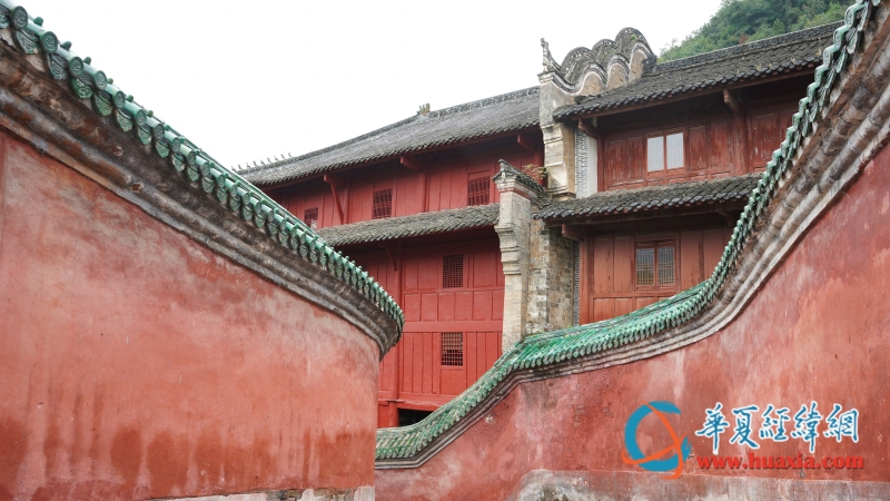 武當(dāng)山 攝 黃楊 武當(dāng)山 攝 黃楊