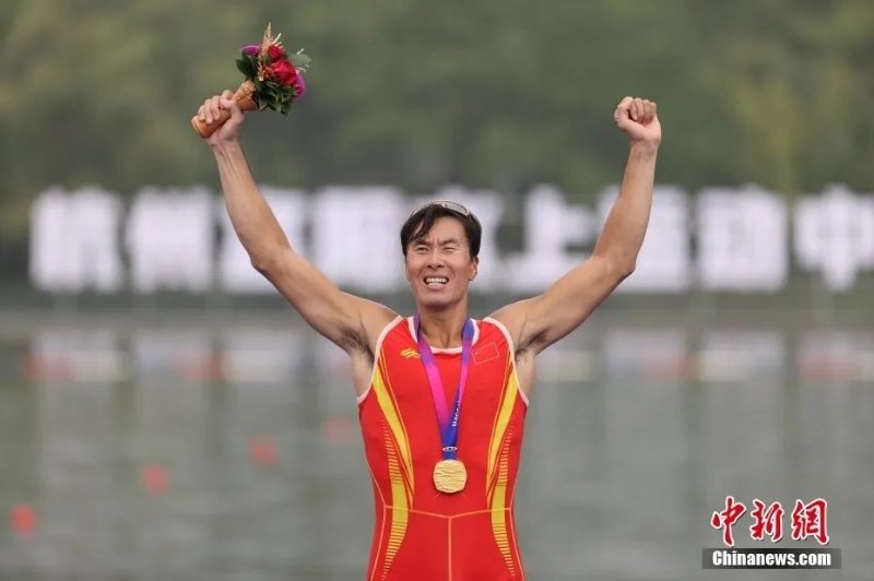 圖為張亮慶祝勝利。<a target='_blank' href='/'>中新社</a>記者 湯彥俊 攝