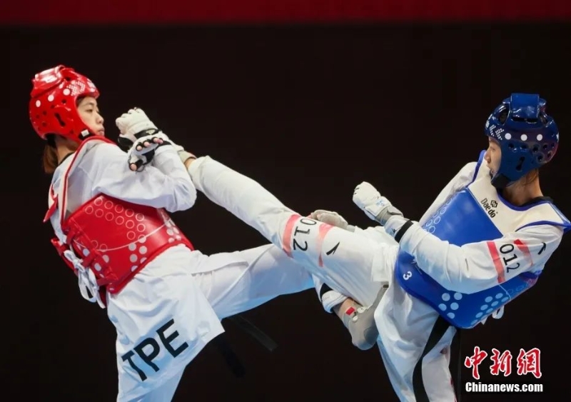 圖為駱宗詩(shī)在比賽中。<a target='_blank' href='/'>中新社</a>記者 賈天勇 攝