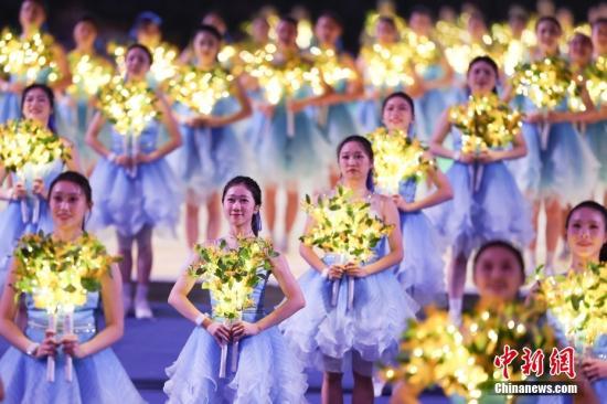 資料圖：9月23日，杭州第19屆亞運(yùn)會開幕式在浙江杭州奧體中心體育場舉行。<a target='_blank' href='/'>中新社</a>記者 盛佳鵬 攝