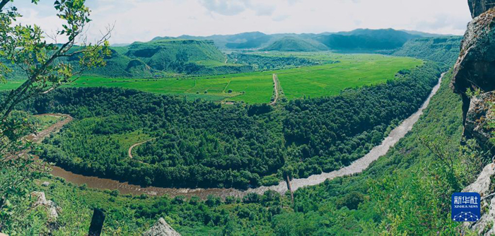 和龍大洞遺址地形地貌1