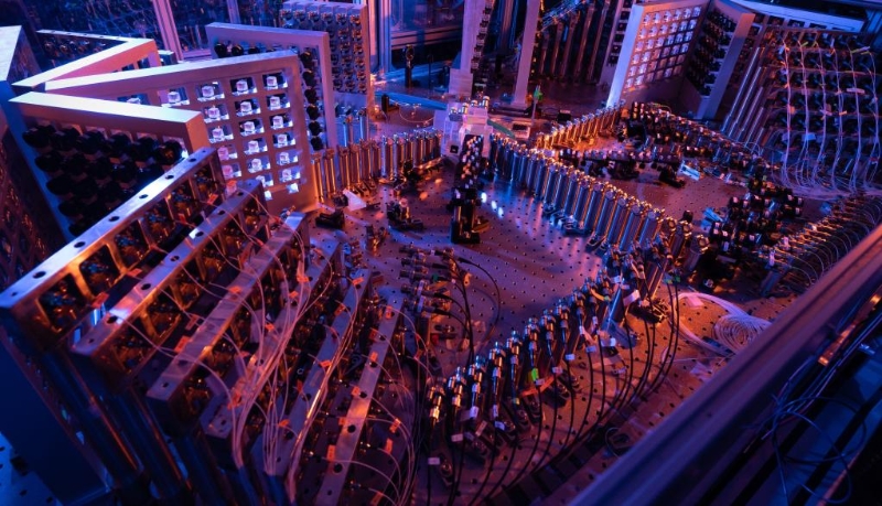 “九章二號(hào)”144模式干涉儀（部分）實(shí)驗(yàn)照片。（圖源：中國(guó)科學(xué)技術(shù)大學(xué)）