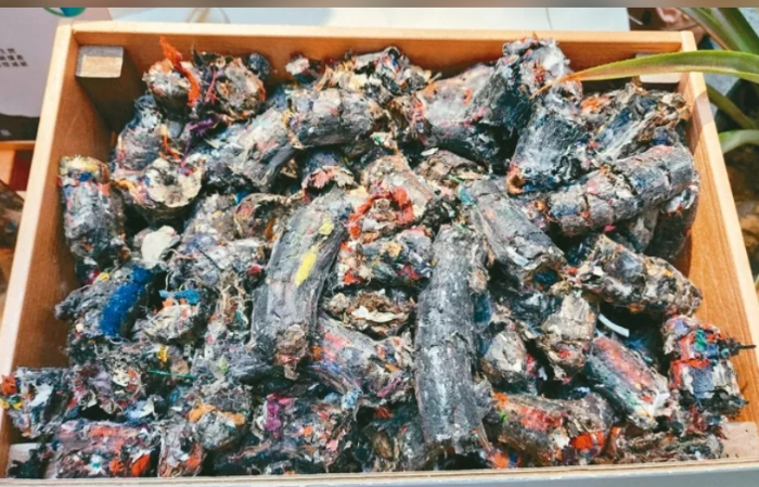 圖為舊衣及塑料混合制成的SRF 圖為舊衣及塑料混合制成的SRF