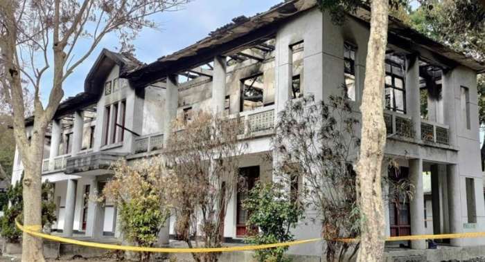 臺灣屏東縣一男子借錢不成放火燒傘兵營區(qū) 臺灣屏東縣一男子借錢不成放火燒傘兵營區(qū)