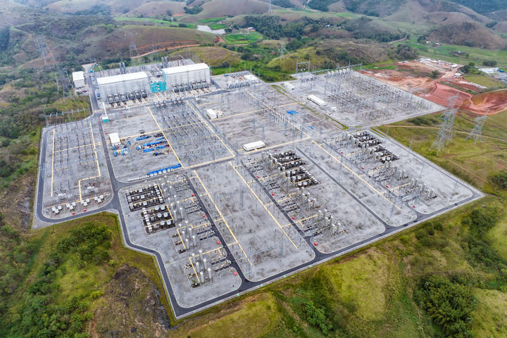 這是2022年9月30日在巴西里約熱內盧拍攝的美麗山特高壓輸電二期項目里約換流站（無人機照片）。新華社記者王天聰 攝