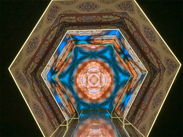 中國國家博物館“華彩萬象——石窟藝術(shù)沉浸體驗”現(xiàn)場。人民網(wǎng)記者 韋衍行攝