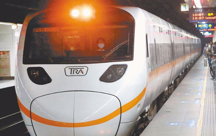 臺鐵公司化討論不斷