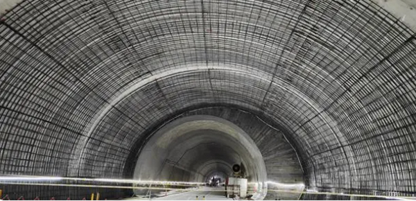 烏尉高速天山勝利隧道進(jìn)口端。受訪者供圖