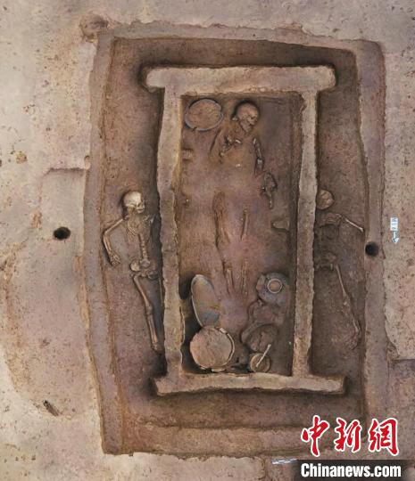 山西絳縣西吳壁遺址商代墓地編號(hào)M16墓葬正射影像圖。(山西省考古研究院 提供).jpeg