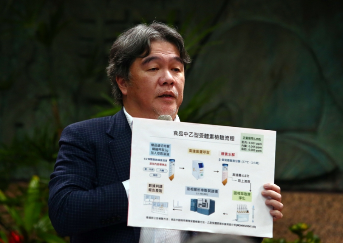 衛(wèi)福部次長(zhǎng)王必勝（見圖）出面說(shuō)明臺(tái)糖抽查出肉未檢出樣本