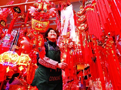 年貨市場(chǎng)騰起濃濃“煙火氣”